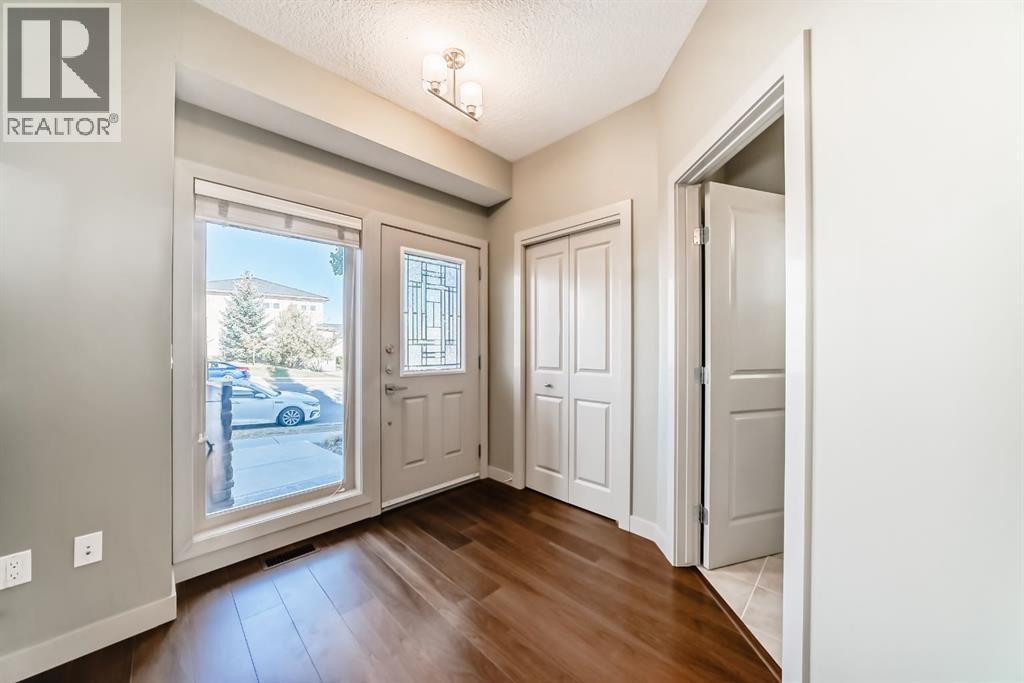 12 Cougar Ridge Landing Sw, Calgary, Alberta  T3H 0X8 - Photo 4 - A2263362
