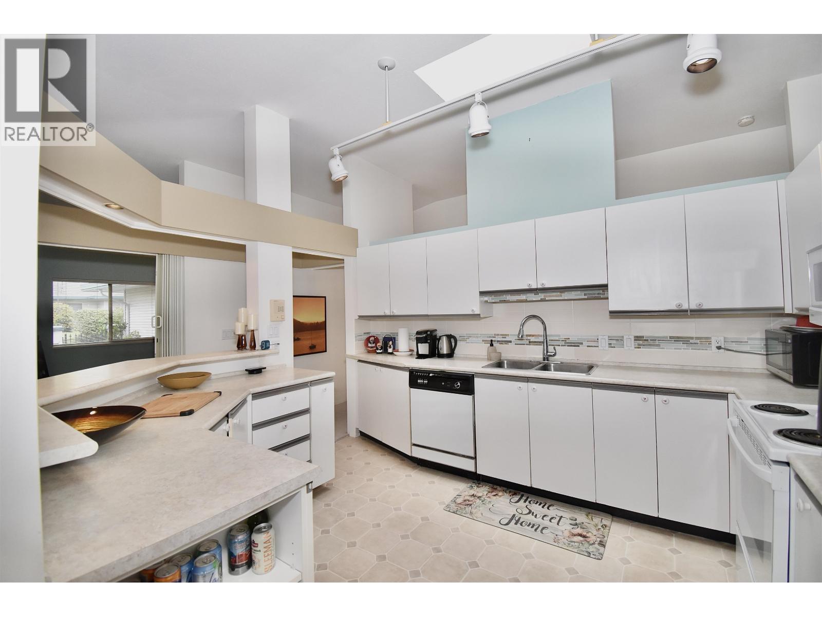 28 555 Eaglecrest Drive, Gibsons, British Columbia  V0N 1V8 - Photo 8 - R3057425