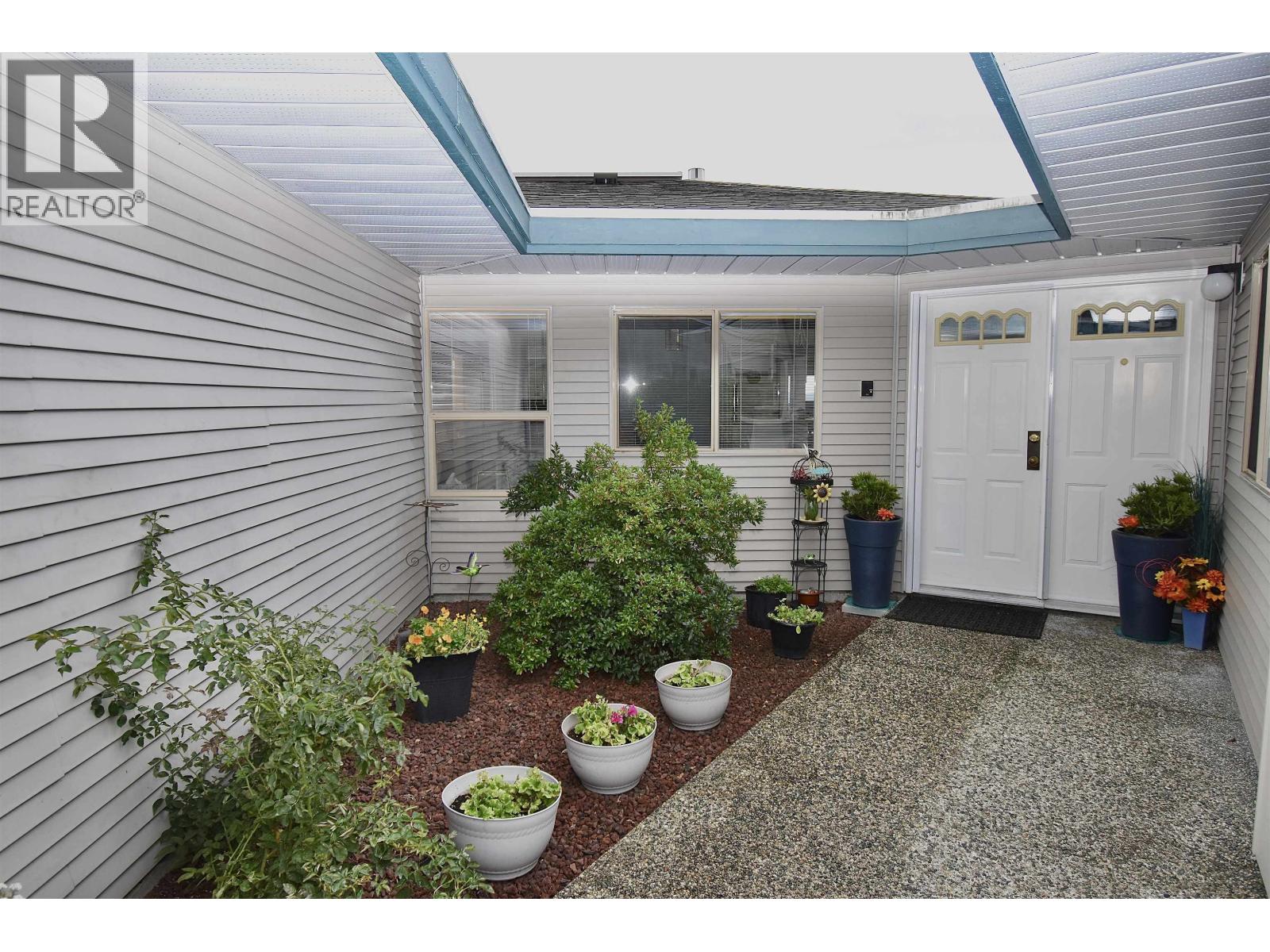 28 555 Eaglecrest Drive, Gibsons, British Columbia  V0N 1V8 - Photo 2 - R3057425