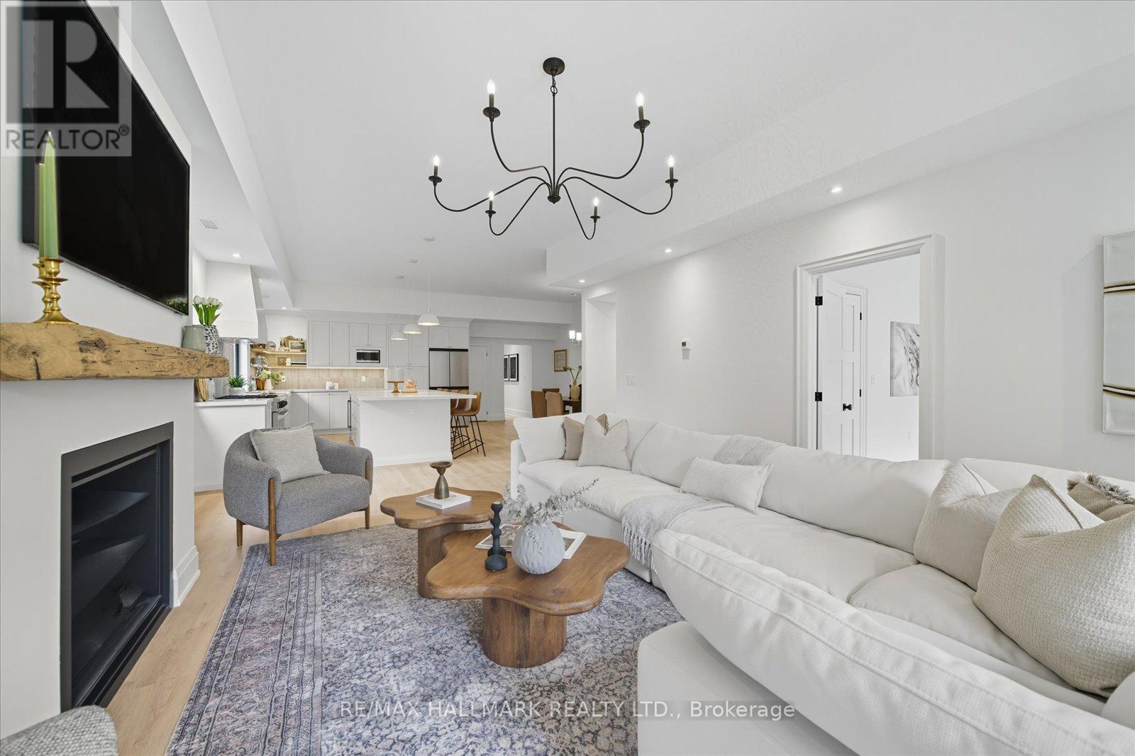 17 Mill Street, East Gwillimbury (Mt Albert), Ontario  L0G 1M0 - Photo 11 - N12457139