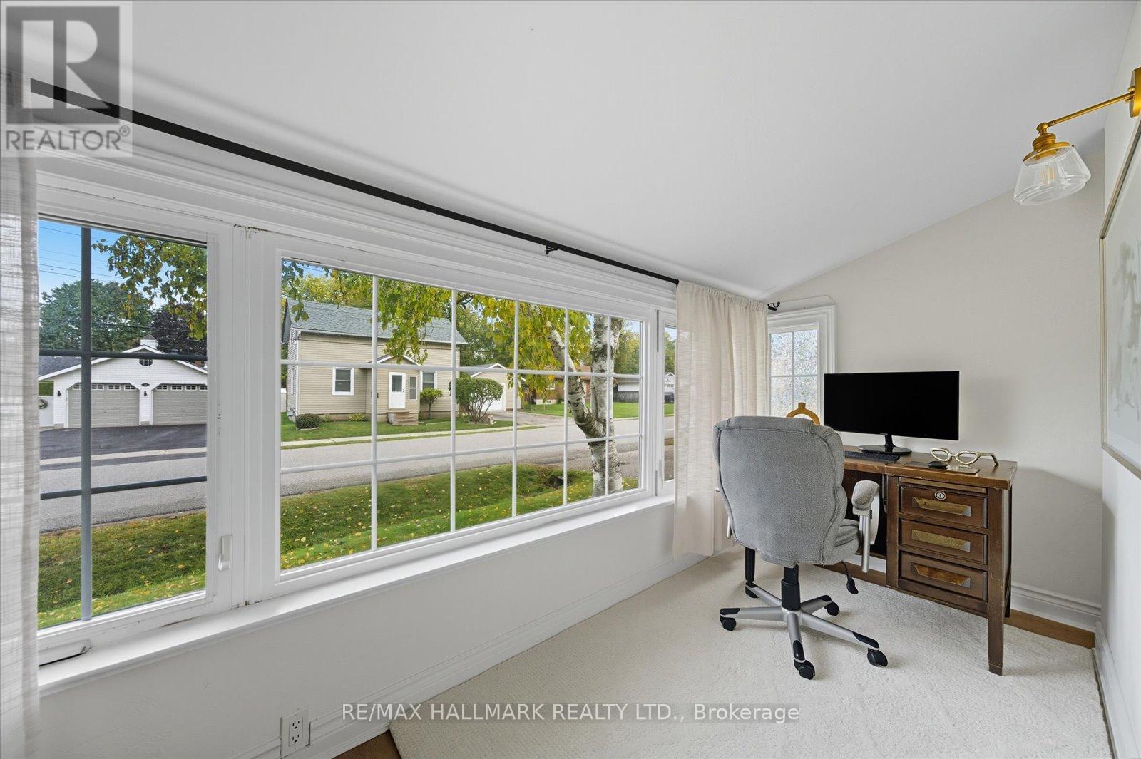 17 Mill Street, East Gwillimbury (Mt Albert), Ontario  L0G 1M0 - Photo 3 - N12457139