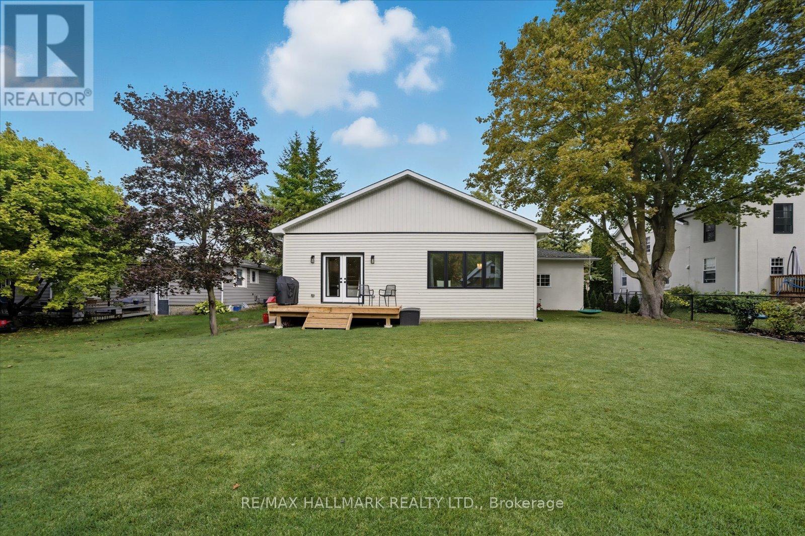 17 Mill Street, East Gwillimbury (Mt Albert), Ontario  L0G 1M0 - Photo 46 - N12457139