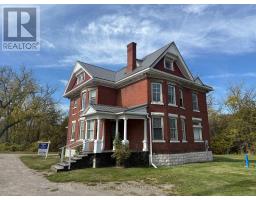 1 - 415 DAVIS DRIVE, Newmarket, Ontario