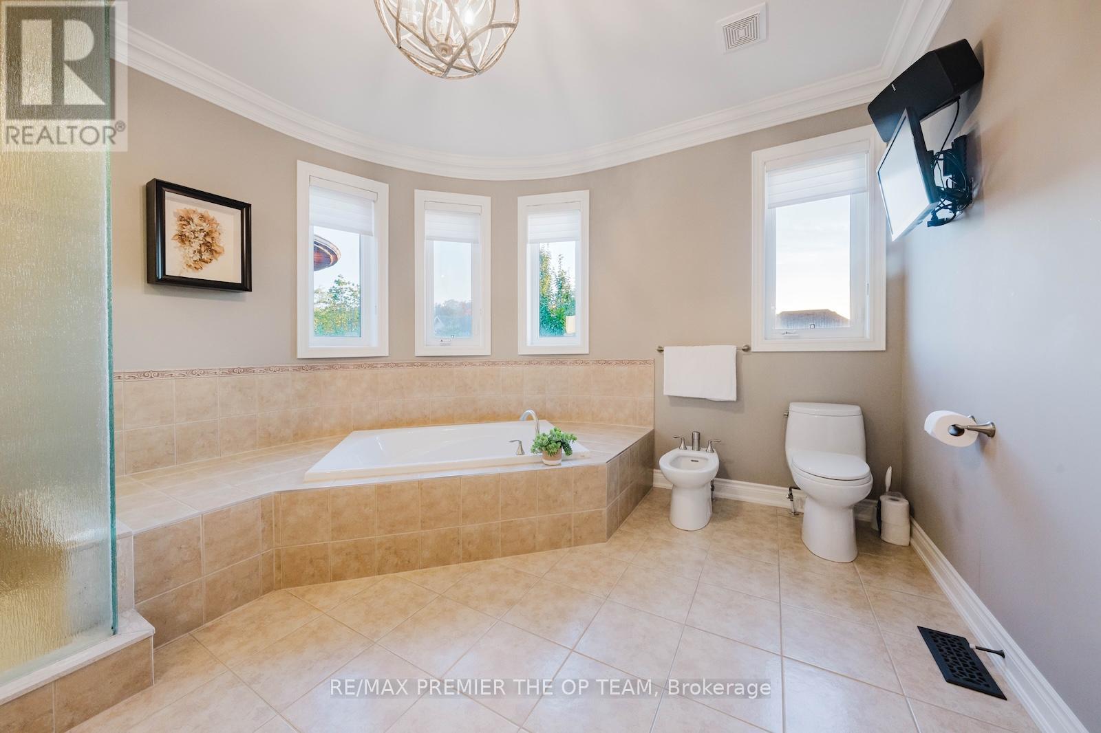 226 Via Borghese Street, Vaughan, Ontario  L4H 0Y6 - Photo 31 - N12457152