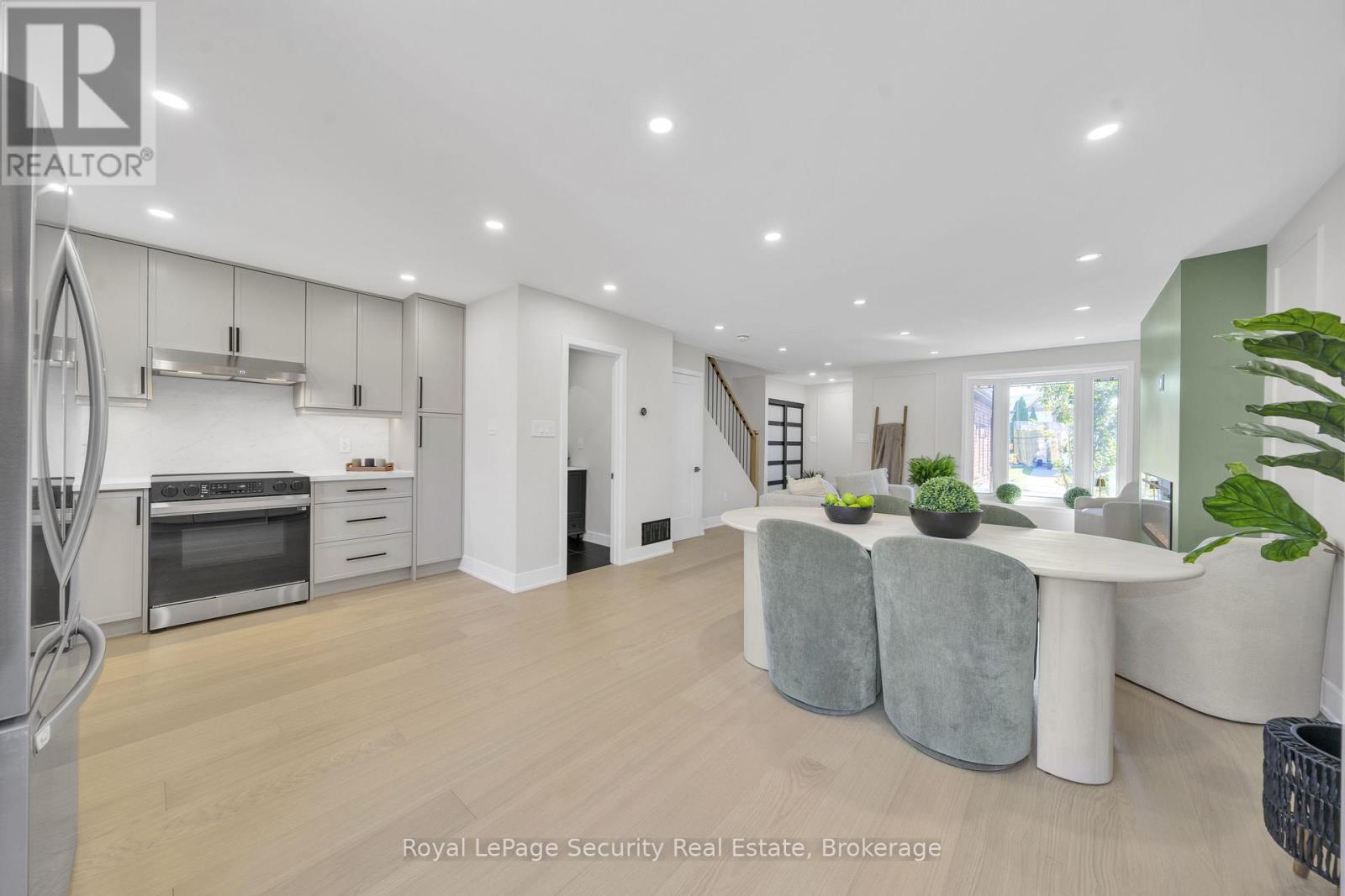 74 Andrea Lane, Vaughan, Ontario  L4L 1E7 - Photo 12 - N12457192