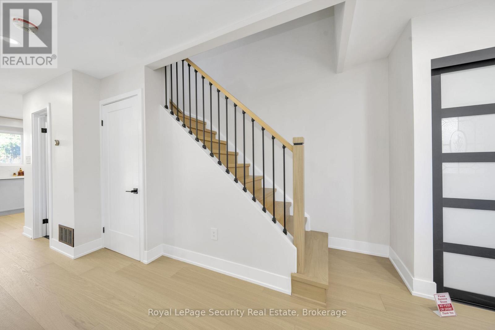74 Andrea Lane, Vaughan, Ontario  L4L 1E7 - Photo 15 - N12457192
