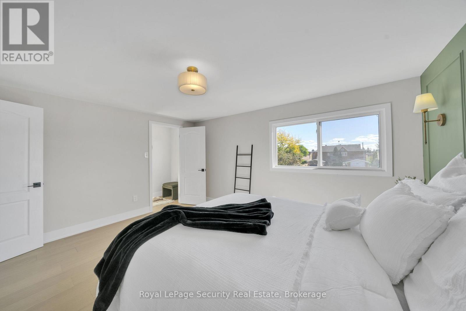 74 Andrea Lane, Vaughan, Ontario  L4L 1E7 - Photo 18 - N12457192