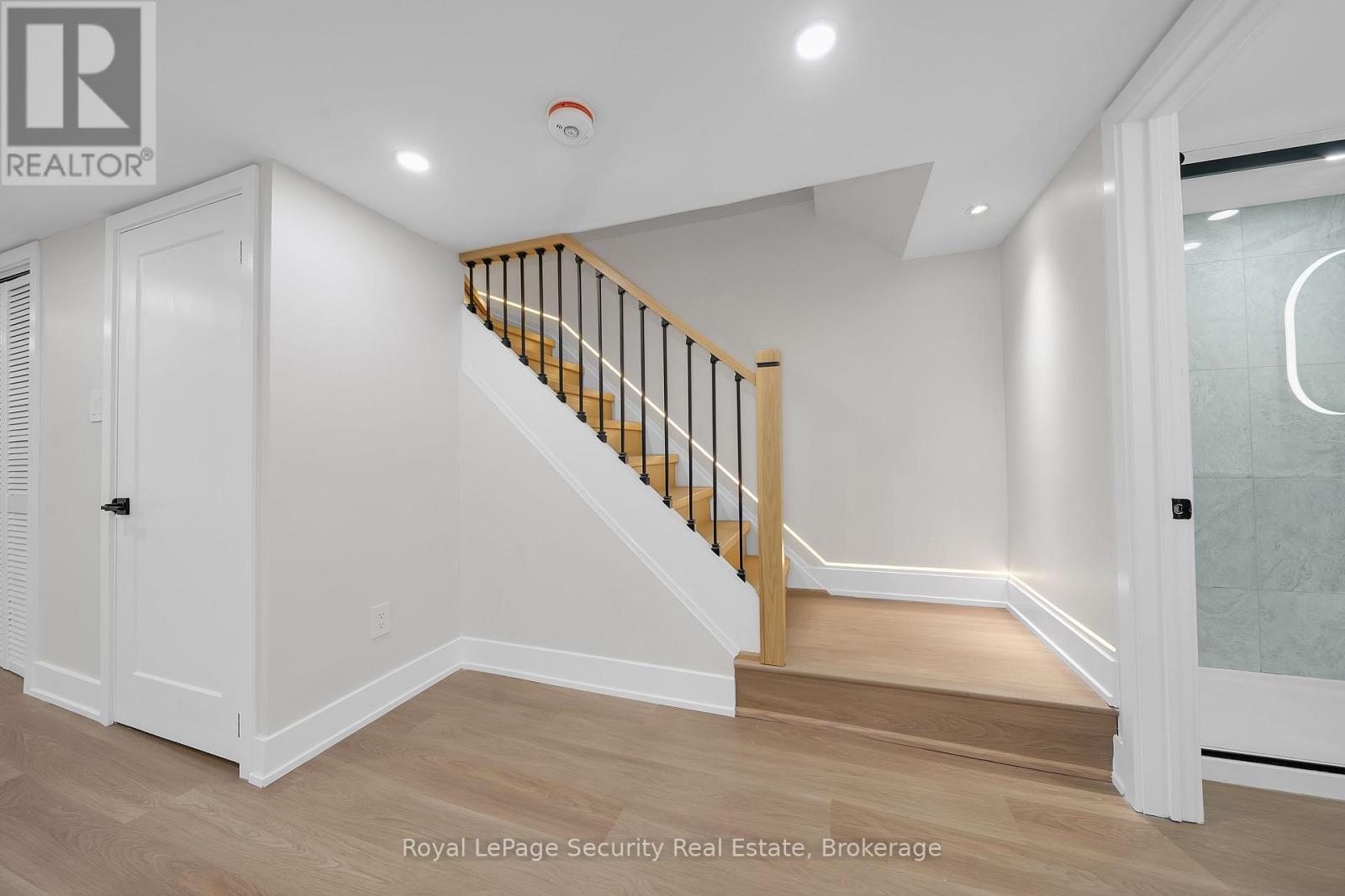 74 Andrea Lane, Vaughan, Ontario  L4L 1E7 - Photo 25 - N12457192