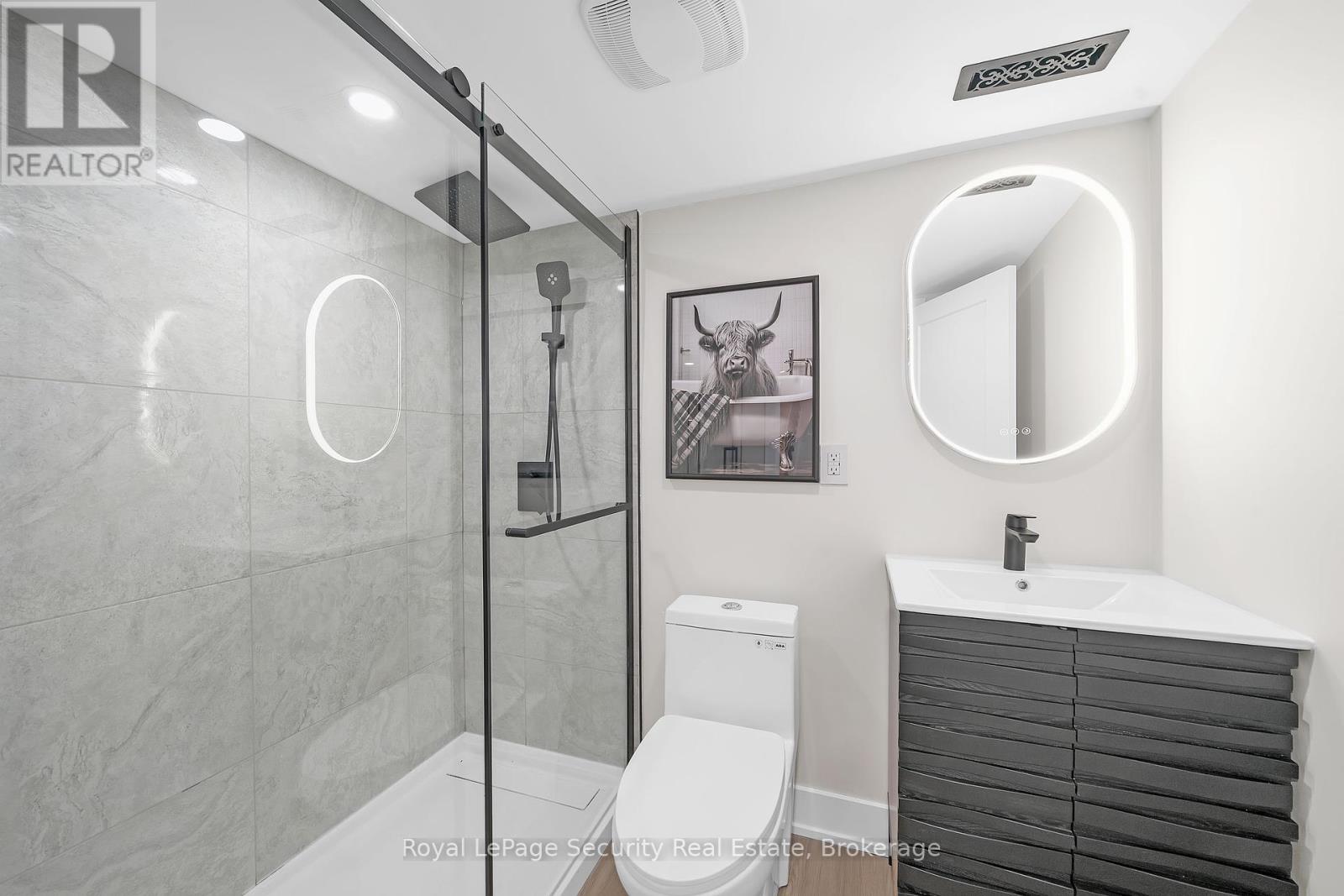 74 Andrea Lane, Vaughan, Ontario  L4L 1E7 - Photo 29 - N12457192