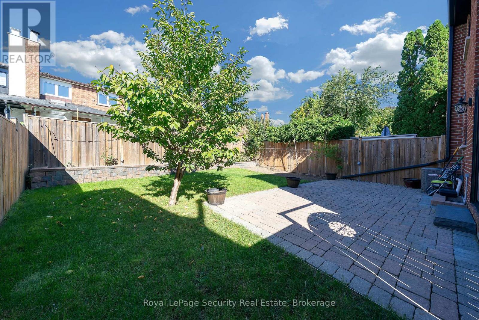 74 Andrea Lane, Vaughan, Ontario  L4L 1E7 - Photo 33 - N12457192