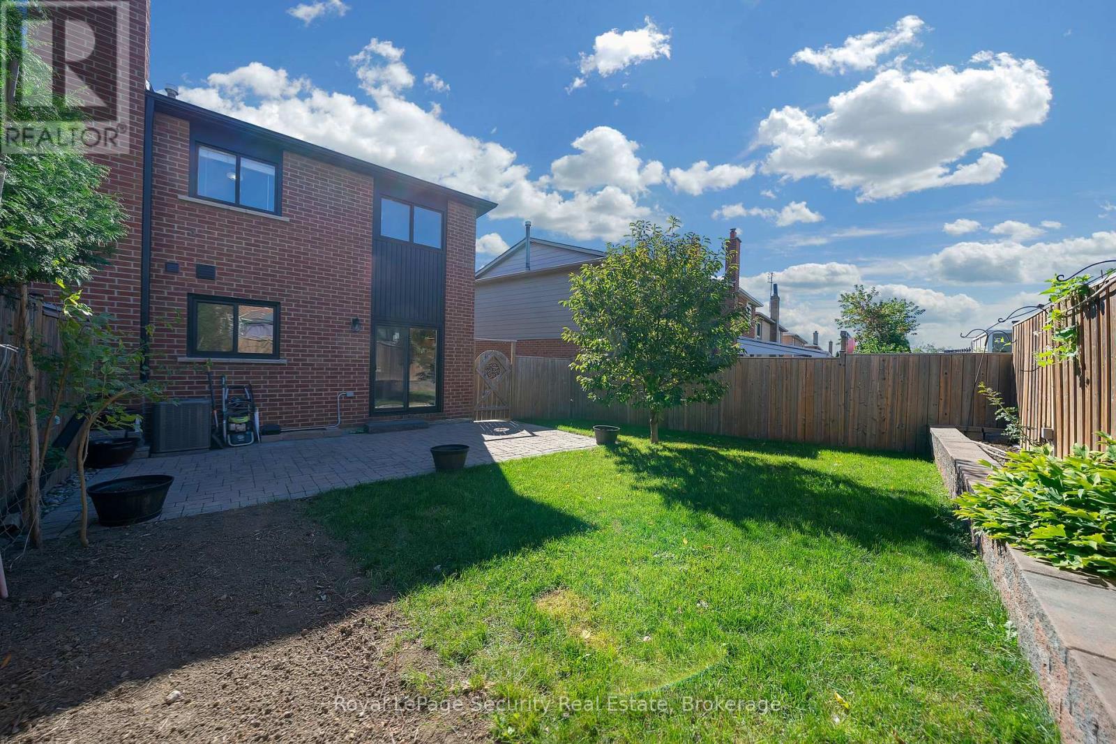 74 Andrea Lane, Vaughan, Ontario  L4L 1E7 - Photo 35 - N12457192