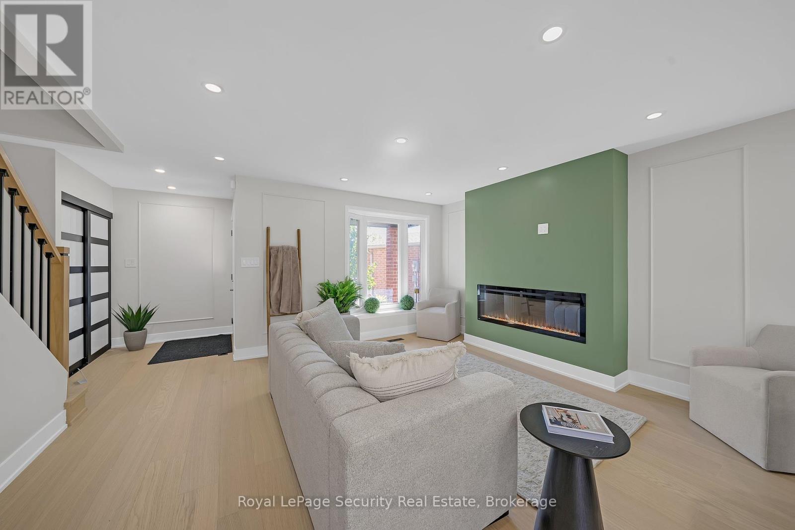 74 Andrea Lane, Vaughan, Ontario  L4L 1E7 - Photo 5 - N12457192
