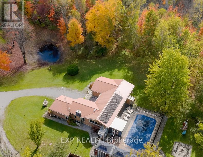 24762 Weirs Side Road, Georgina (Baldwin), Ontario  L0E 1N0 - Photo 2 - N12457198