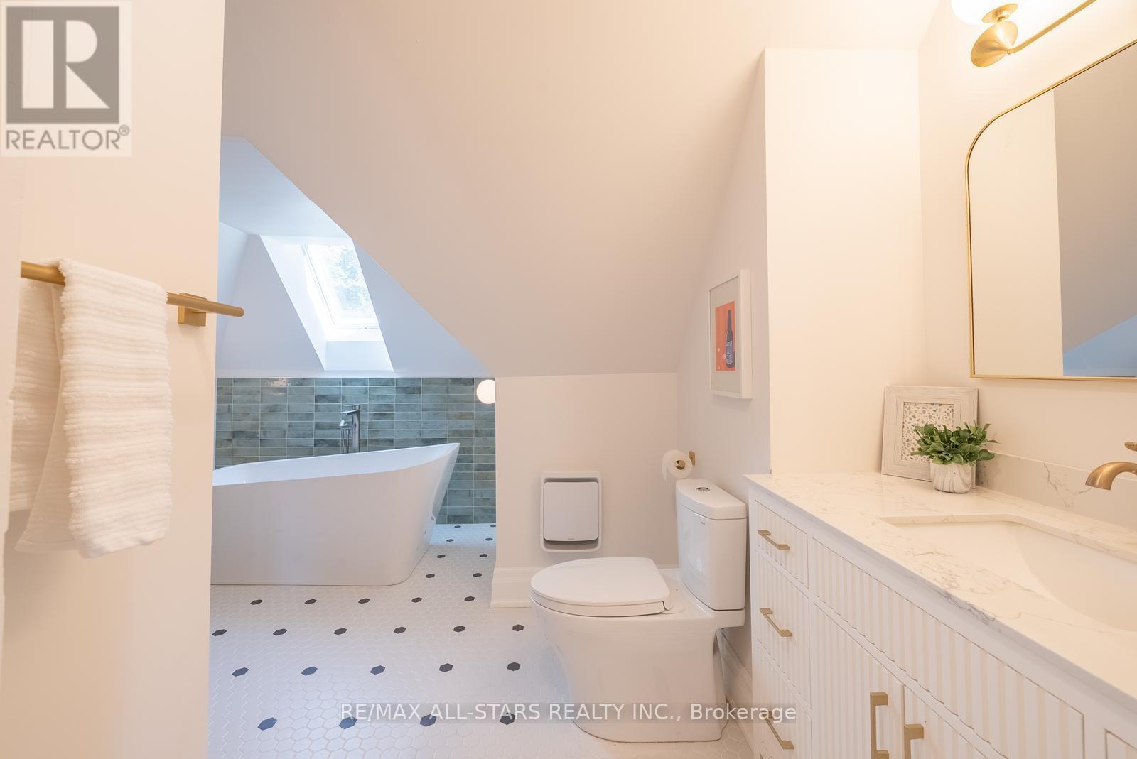 87 Church Street N, Whitchurch-Stouffville, Ontario  L4A 1E3 - Photo 33 - N12457213