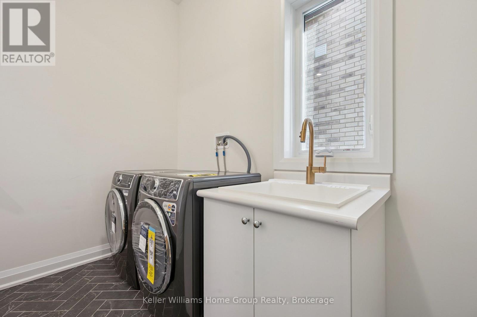 17 Mary Watson Street, North Dumfries, Ontario  N0B 1E0 - Photo 26 - X12457175