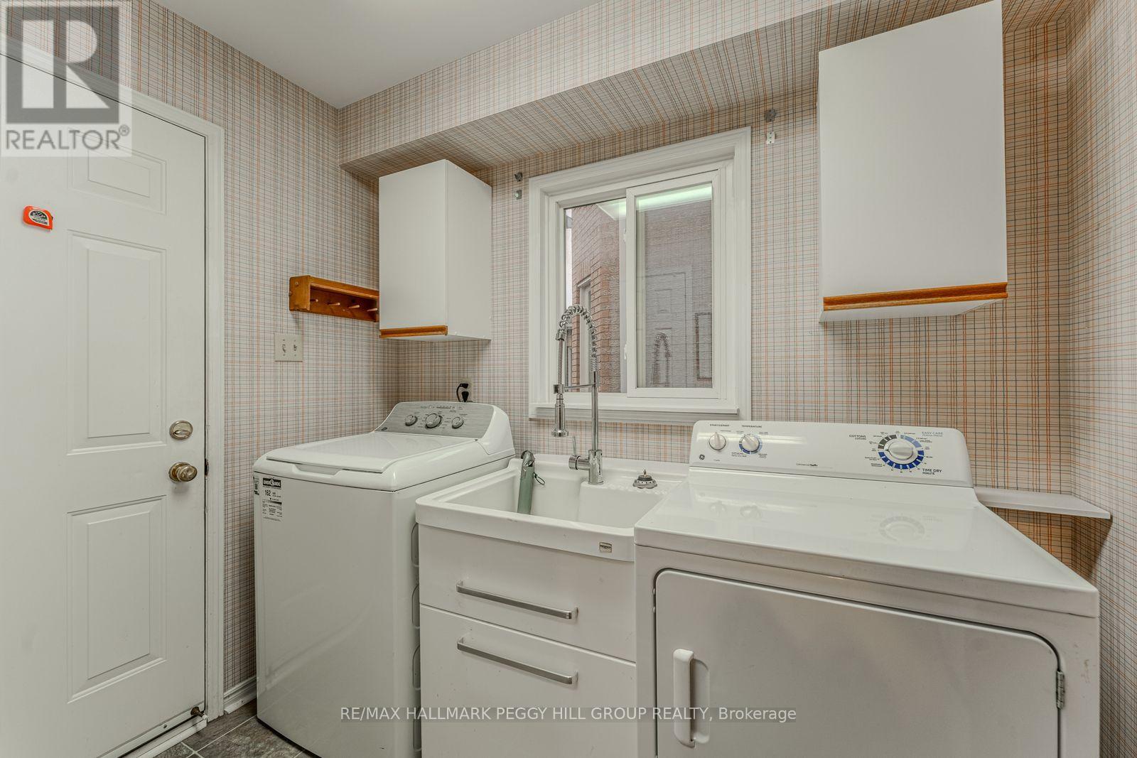 44 Cardinal Street, Barrie, Ontario  L4M 6C9 - Photo 6 - S12457173