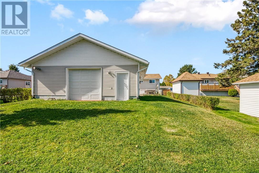 4184 Frost Avenue, Valley East, Ontario  P3P 1E2 - Photo 3 - 2125030