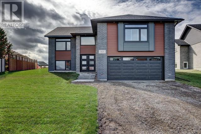825 Moonrock Avenue, Sudbury, Ontario  P3E 5Z5 - Photo 2 - 2125064