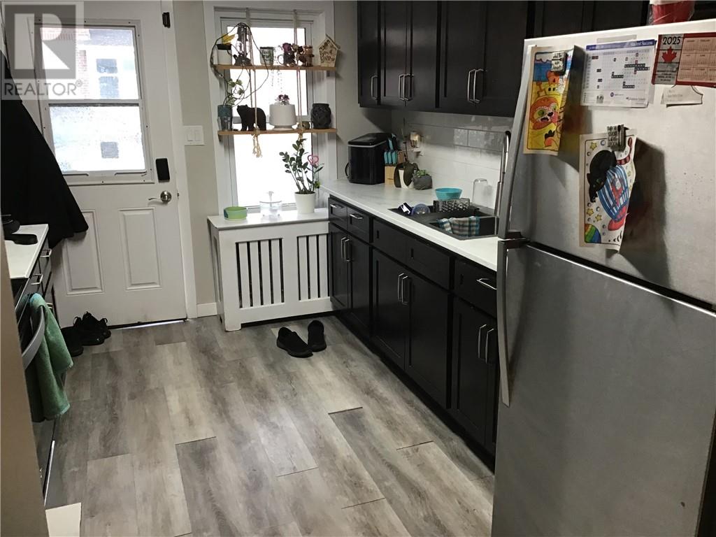 332 Douglas Street, Greater Sudbury, Ontario  P3H 1H1 - Photo 5 - 2125177