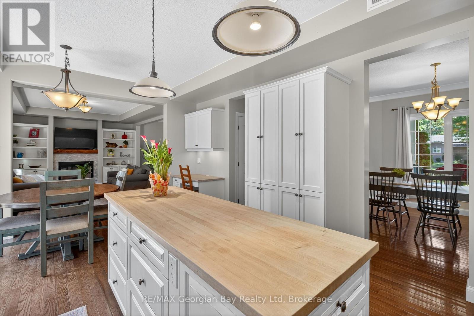 32 Johnston Street, Tiny, Ontario  L0L 2T0 - Photo 12 - S12457239