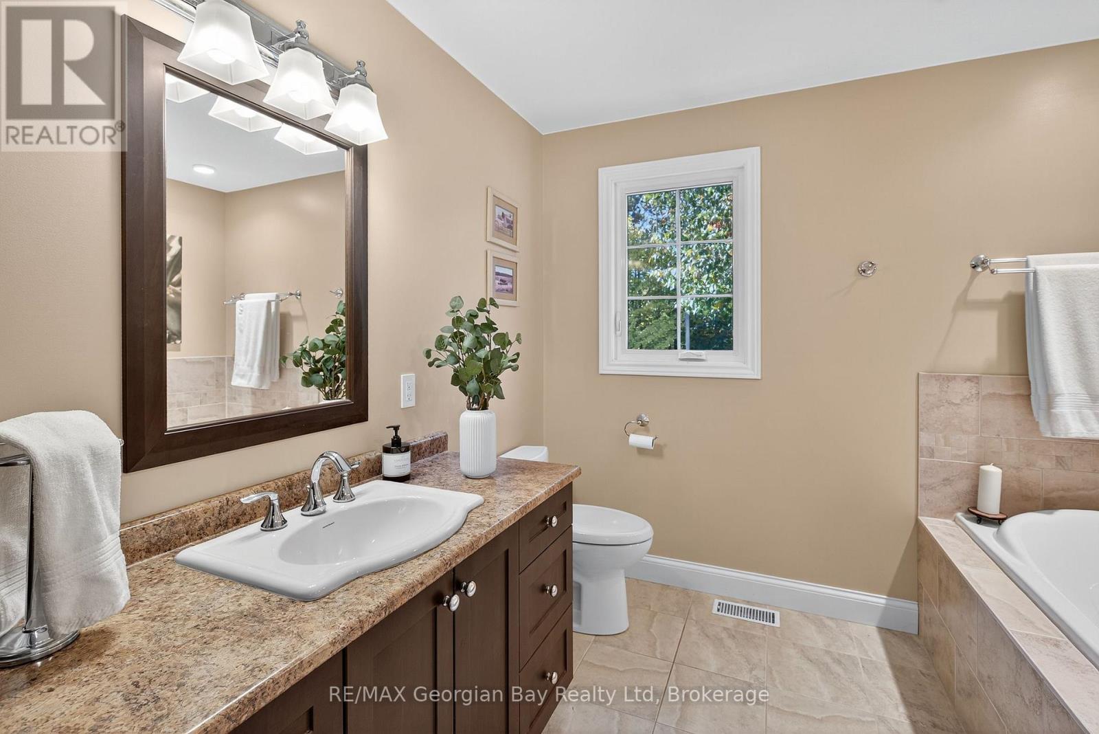 32 Johnston Street, Tiny, Ontario  L0L 2T0 - Photo 22 - S12457239