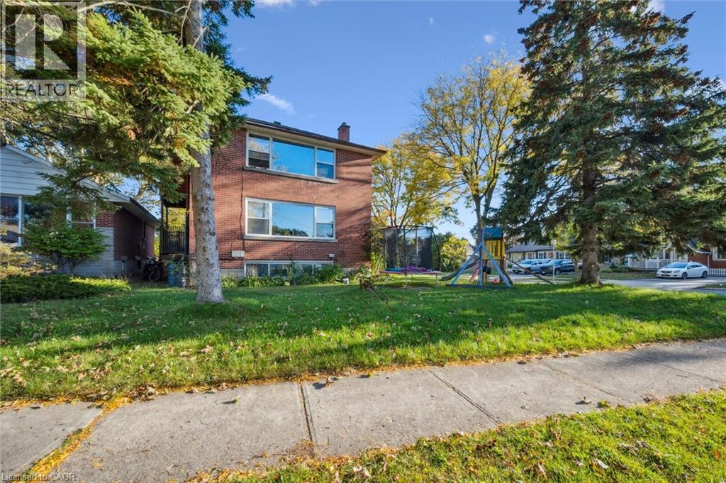 180 Becker Street, Kitchener, Ontario  N2B 1X7 - Photo 3 - 40775874