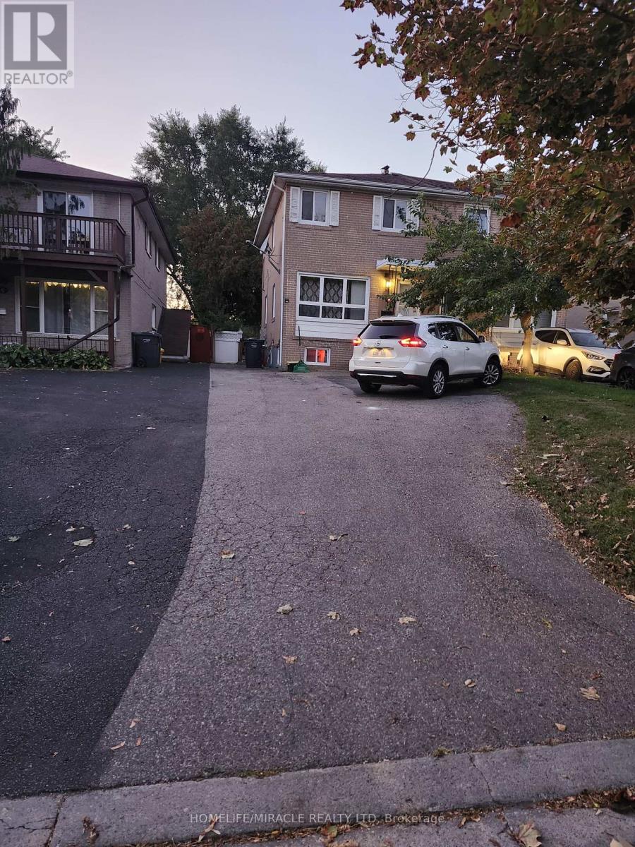 Bsmt - 40 Corby Crescent, Brampton, Ontario  L6Y 1H1 - Photo 1 - W12457132