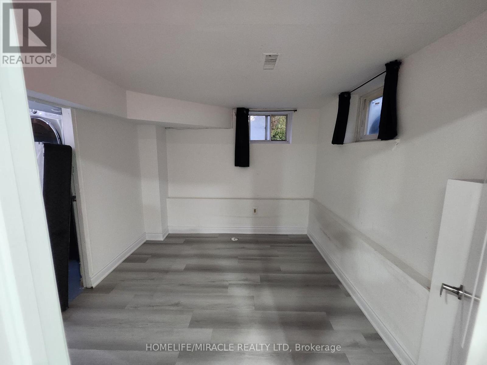 Bsmt - 40 Corby Crescent, Brampton, Ontario  L6Y 1H1 - Photo 6 - W12457132