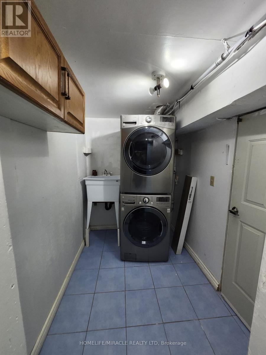 Bsmt - 40 Corby Crescent, Brampton, Ontario  L6Y 1H1 - Photo 8 - W12457132