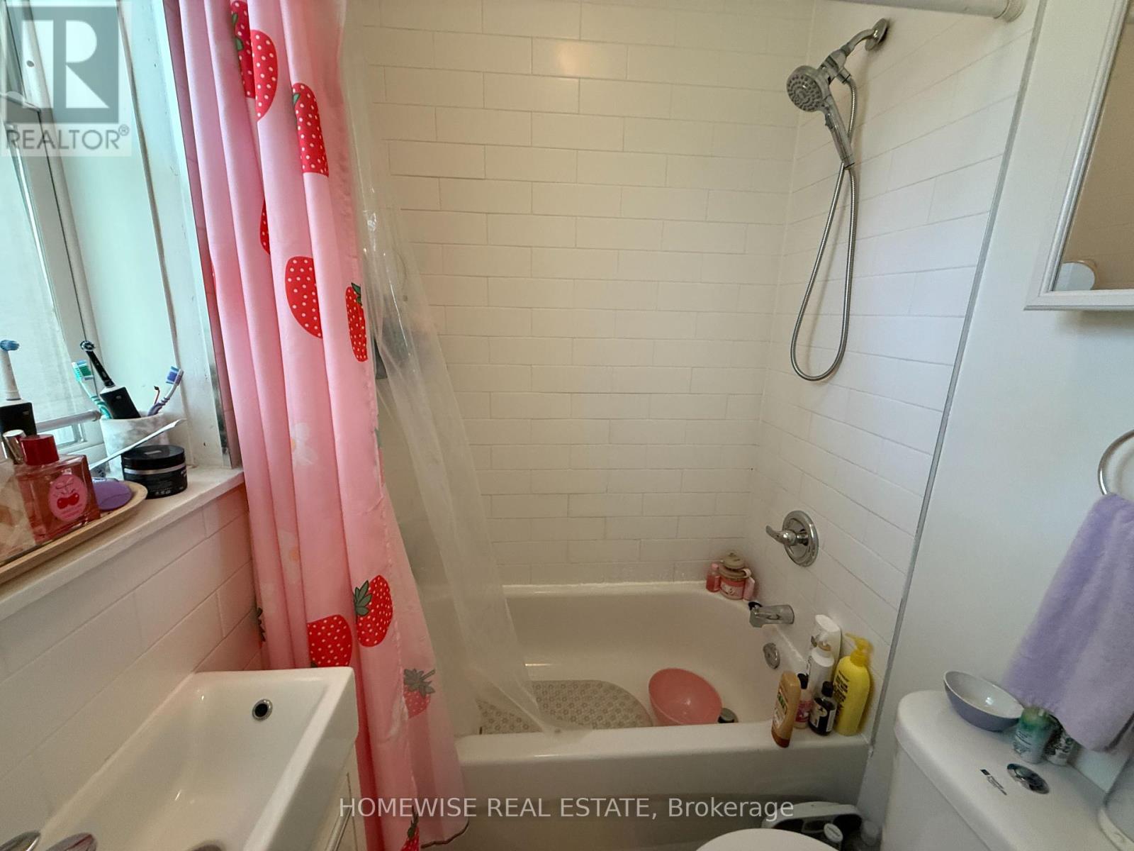 304 - 1 Triller Avenue, Toronto, Ontario  M6K 3B7 - Photo 8 - W12457137