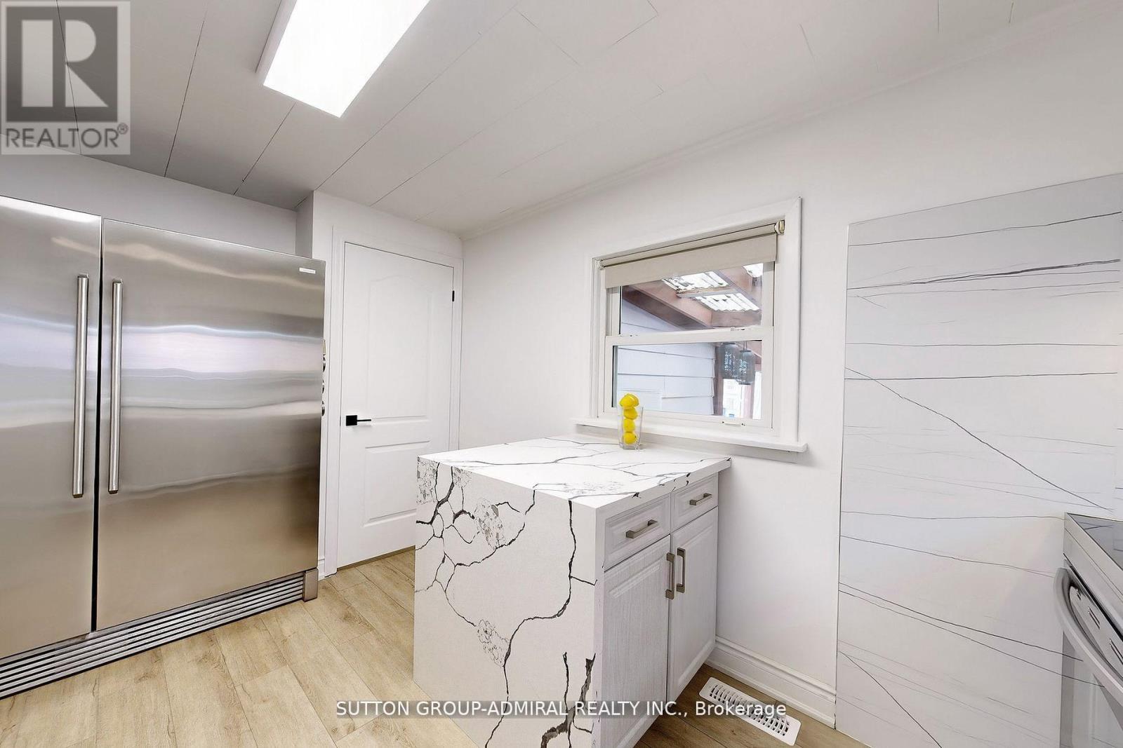 14 Spears Street, Toronto, Ontario  M6N 3X7 - Photo 11 - W12457147