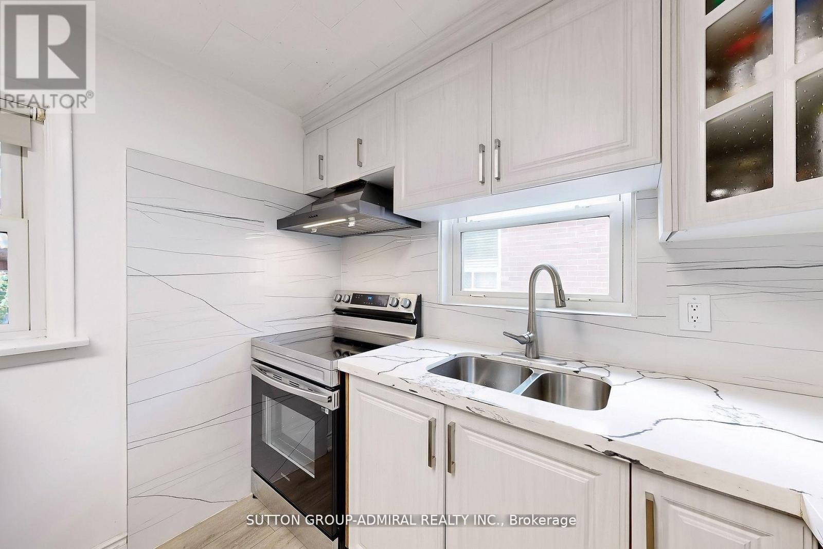 14 Spears Street, Toronto, Ontario  M6N 3X7 - Photo 13 - W12457147