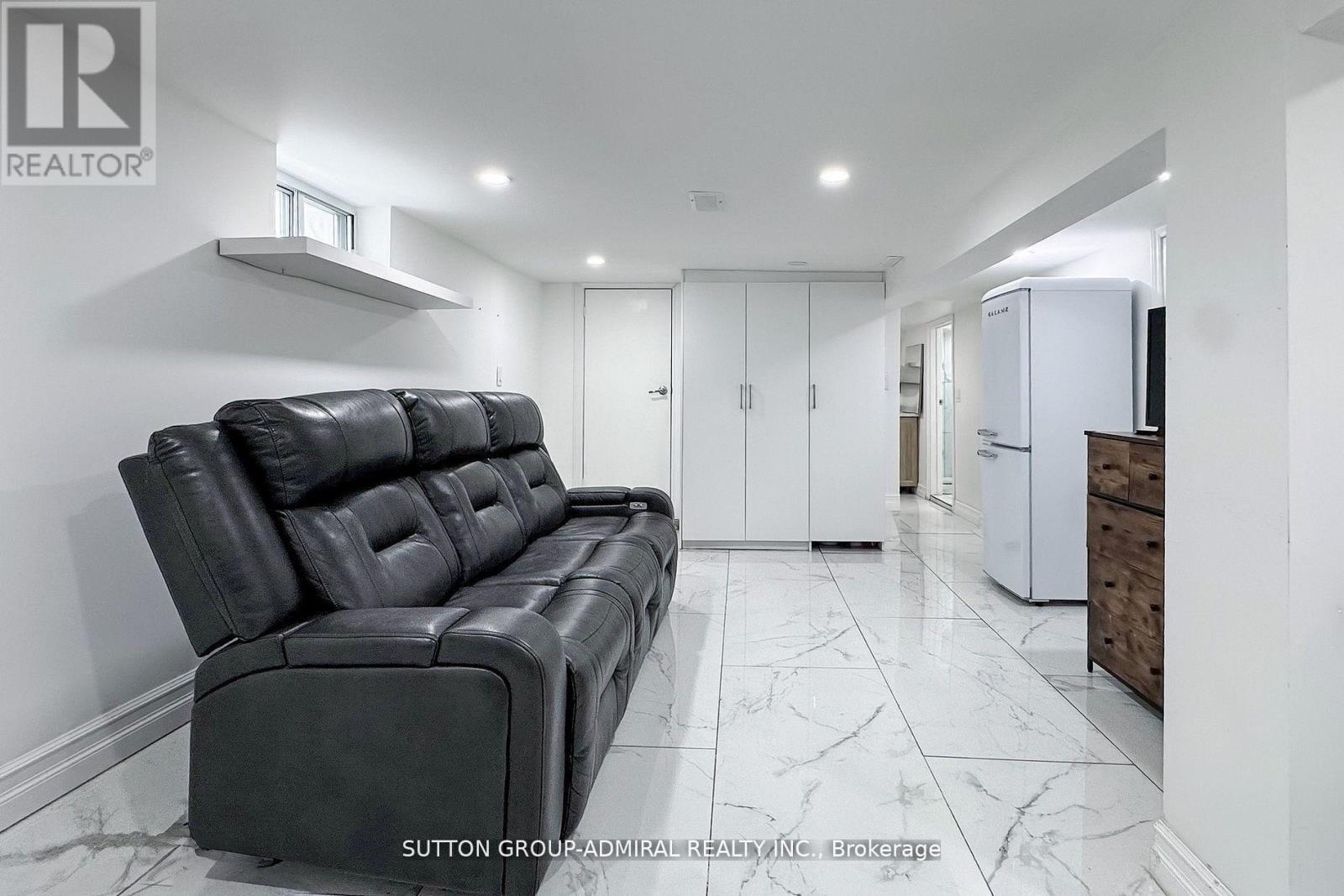 14 Spears Street, Toronto, Ontario  M6N 3X7 - Photo 35 - W12457147