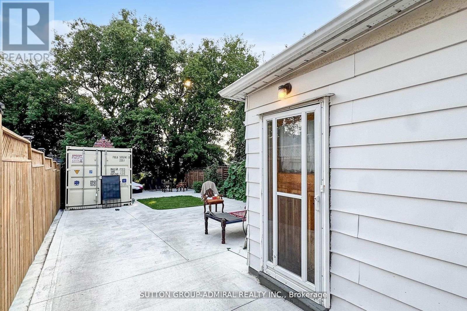 14 Spears Street, Toronto, Ontario  M6N 3X7 - Photo 43 - W12457147