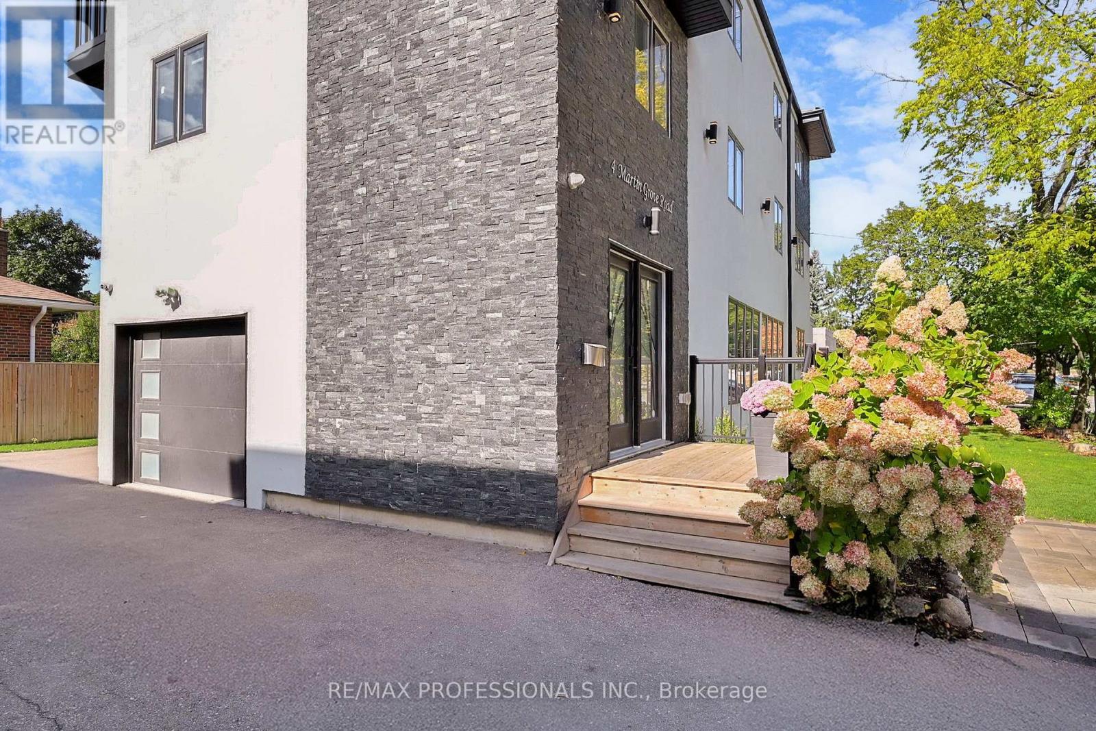 4 Martin Grove Road, Toronto, Ontario  M9B 4J9 - Photo 2 - W12457158