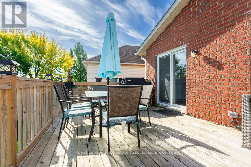 2913 Darien Road, Burlington, Ontario  L7M 4K2 - Photo 5 - W12457195