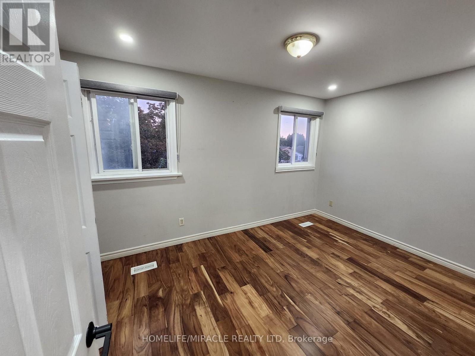 40 Corby Crescent, Brampton, Ontario  L6Y 1H1 - Photo 11 - W12457207