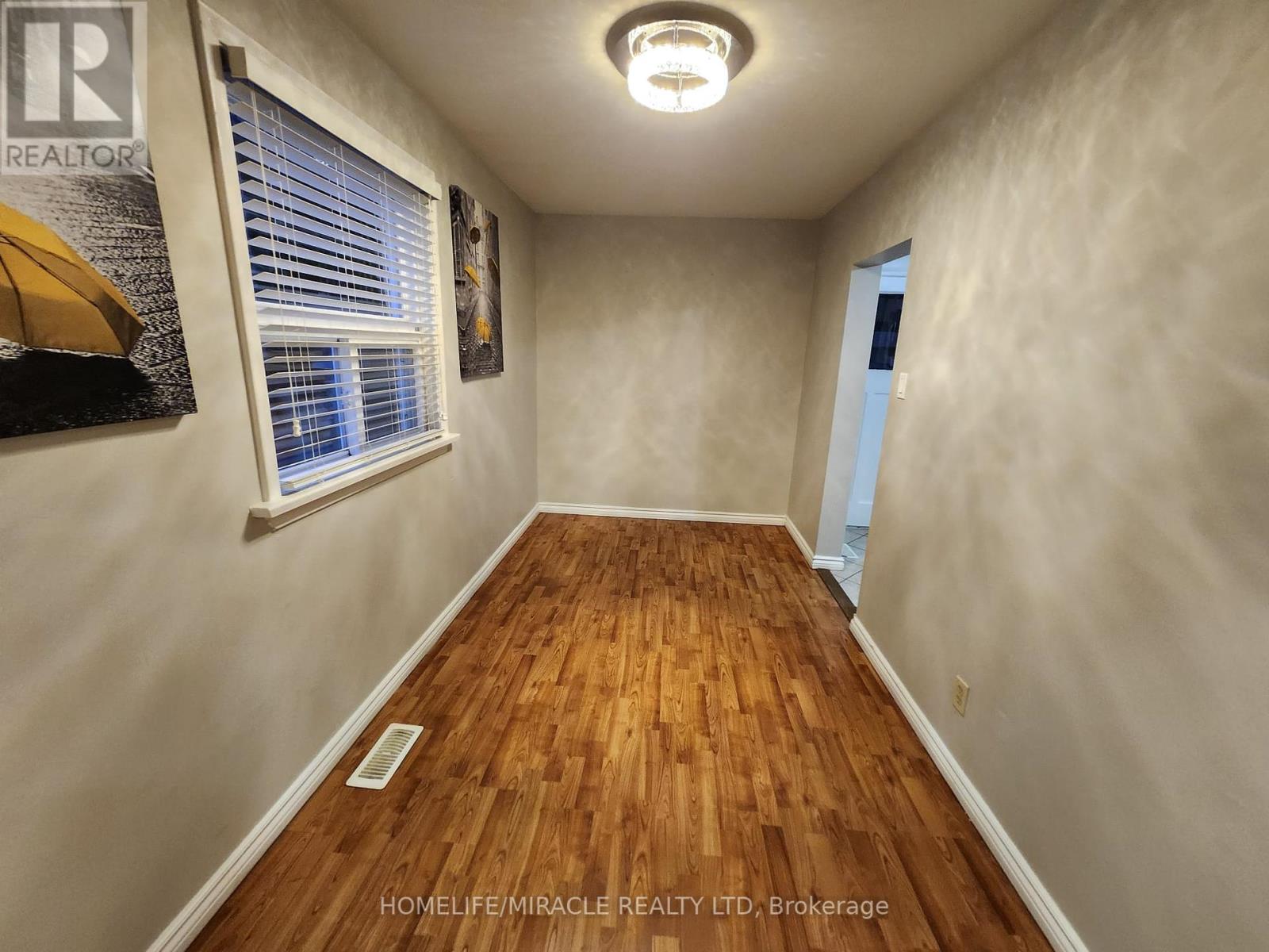 40 Corby Crescent, Brampton, Ontario  L6Y 1H1 - Photo 7 - W12457207