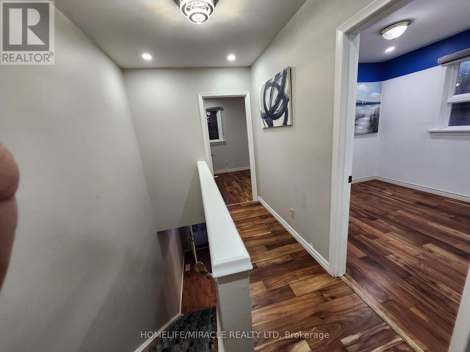 40 Corby Crescent, Brampton, Ontario  L6Y 1H1 - Photo 9 - W12457207