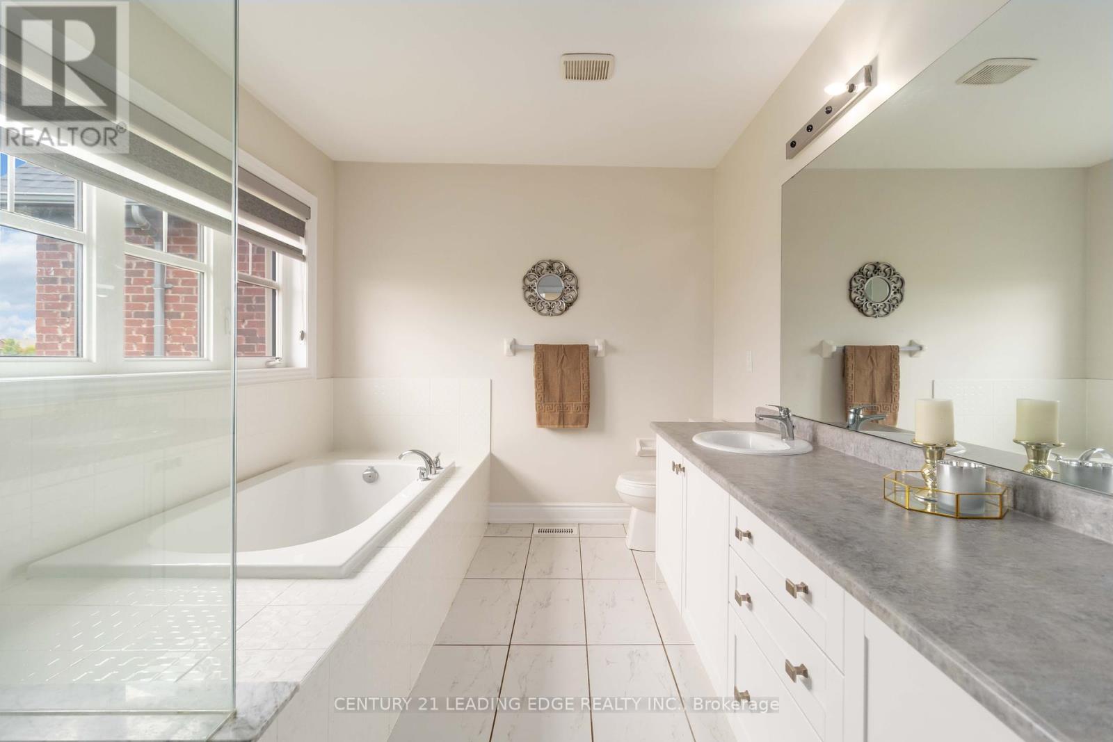 4 Wainwright Drive, Brampton, Ontario  L7A 0C7 - Photo 40 - W12457210