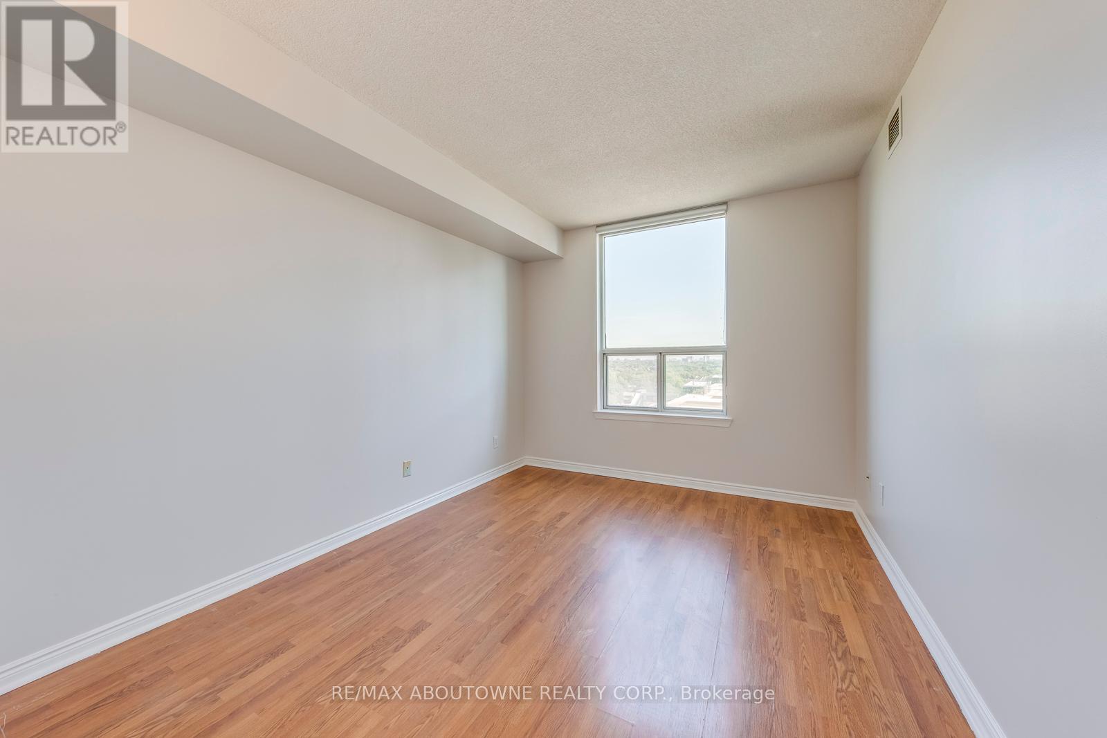 1415 - 135 Hillcrest Avenue, Mississauga, Ontario  L5B 4B1 - Photo 23 - W12457218