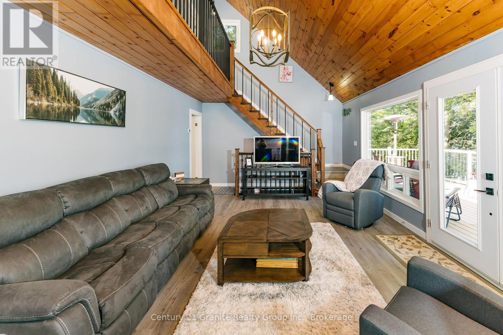 2347 Kashagawigamog Lake Road, Minden Hills, Ontario  K0M 2K0 - Photo 12 - X12457237