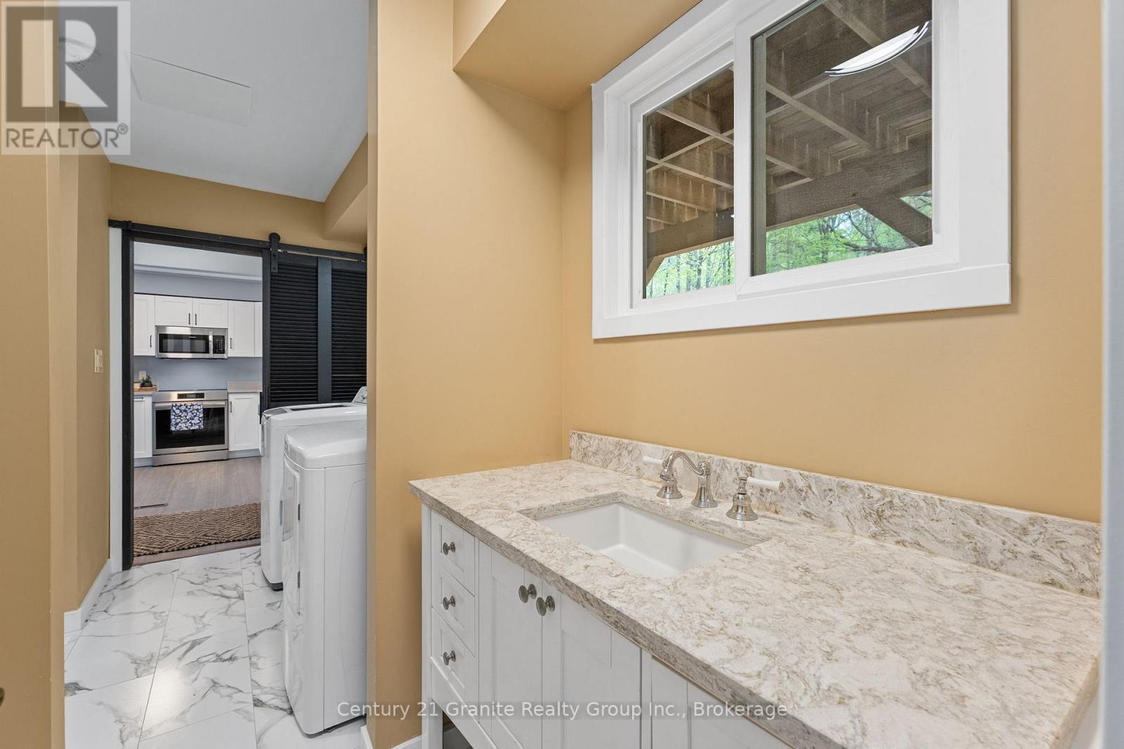 2347 Kashagawigamog Lake Road, Minden Hills, Ontario  K0M 2K0 - Photo 17 - X12457237