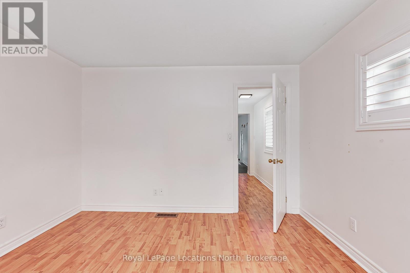 213 Marsh Street, Blue Mountains, Ontario  N0H 1J0 - Photo 16 - X12457241