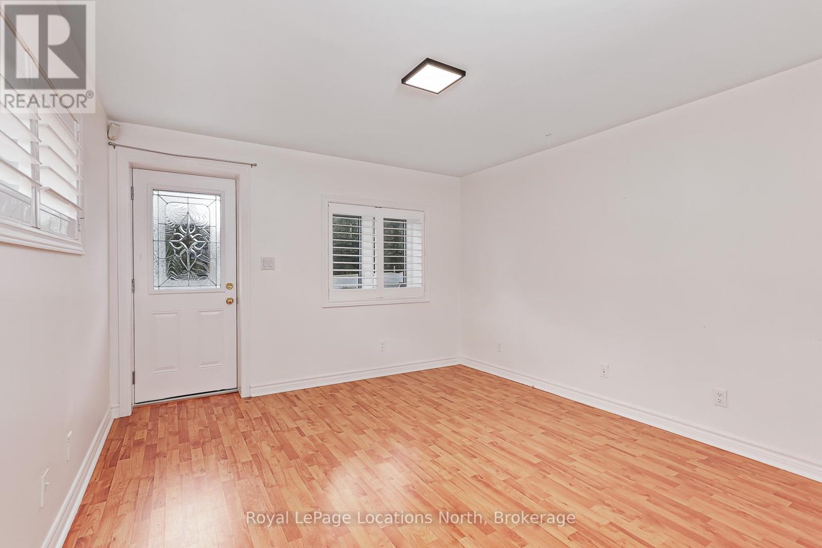 213 Marsh Street, Blue Mountains, Ontario  N0H 1J0 - Photo 17 - X12457241