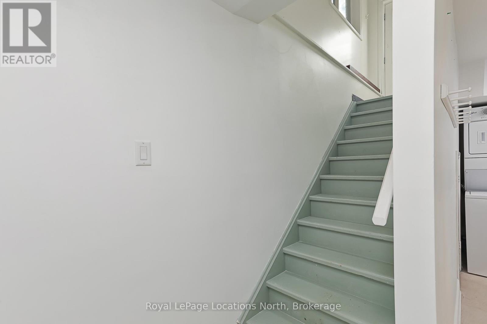 213 Marsh Street, Blue Mountains, Ontario  N0H 1J0 - Photo 19 - X12457241