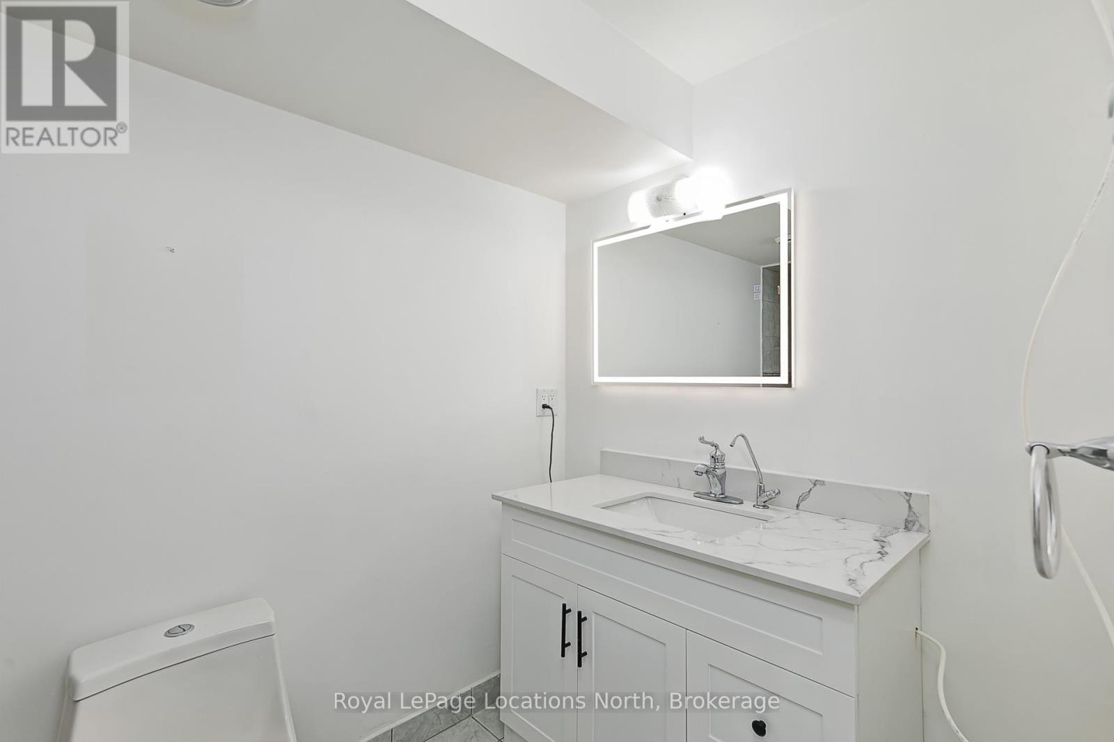 213 Marsh Street, Blue Mountains, Ontario  N0H 1J0 - Photo 21 - X12457241