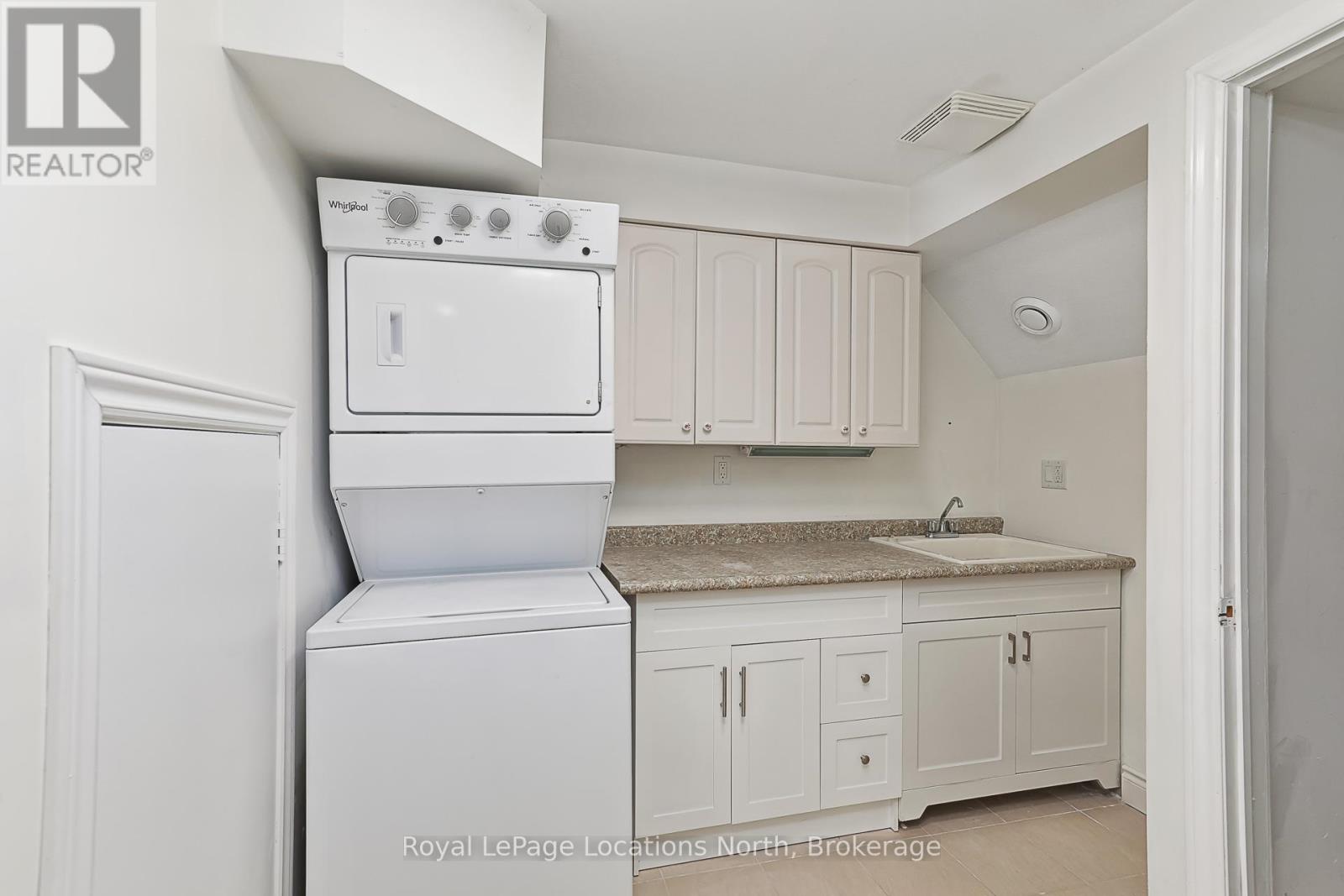 213 Marsh Street, Blue Mountains, Ontario  N0H 1J0 - Photo 23 - X12457241