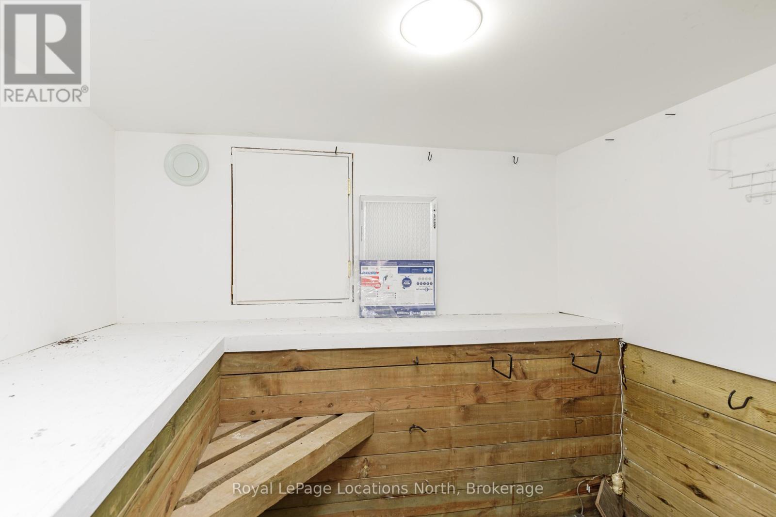 213 Marsh Street, Blue Mountains, Ontario  N0H 1J0 - Photo 26 - X12457241