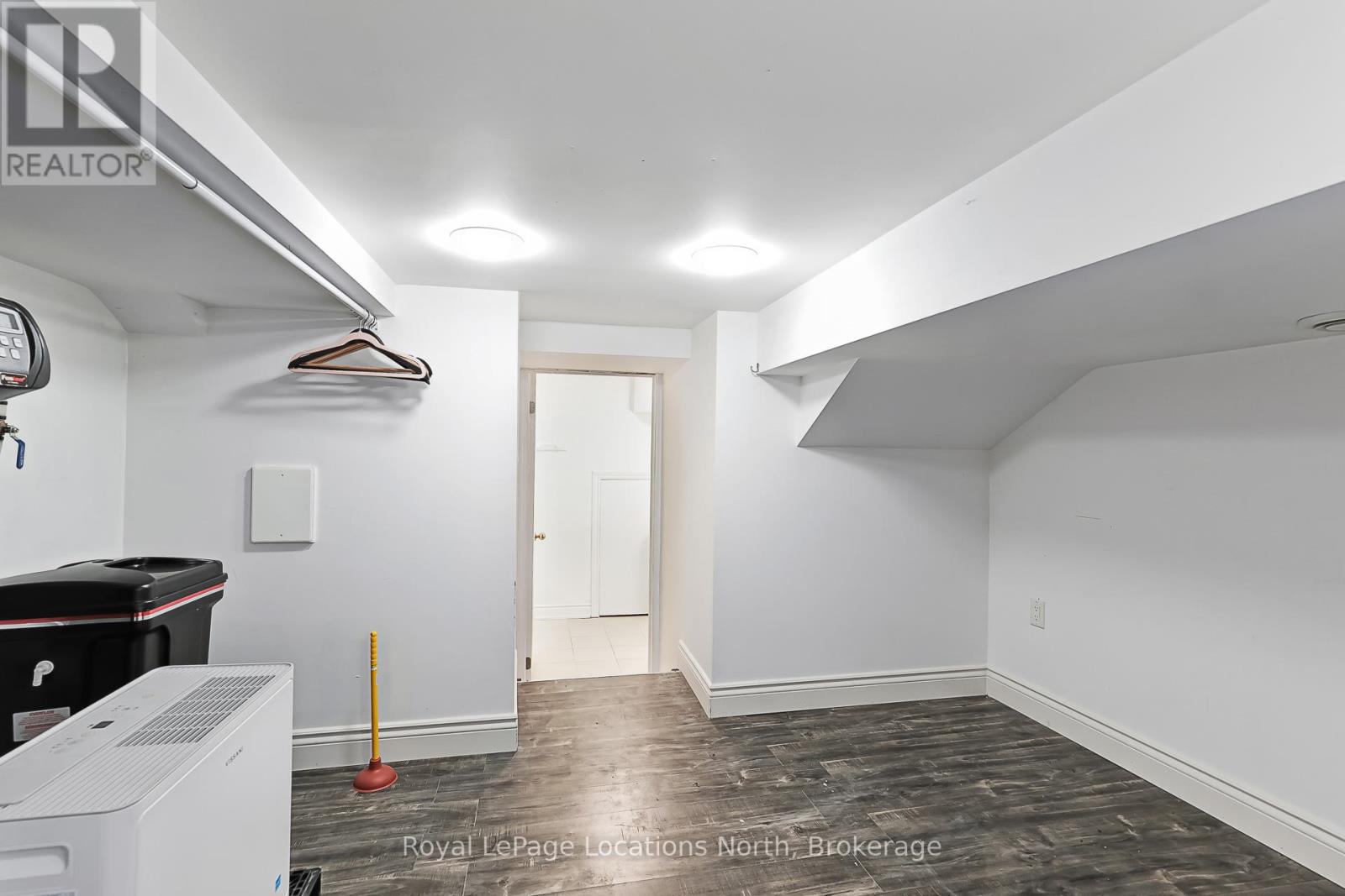 213 Marsh Street, Blue Mountains, Ontario  N0H 1J0 - Photo 27 - X12457241